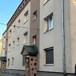 Mocha Mazury *